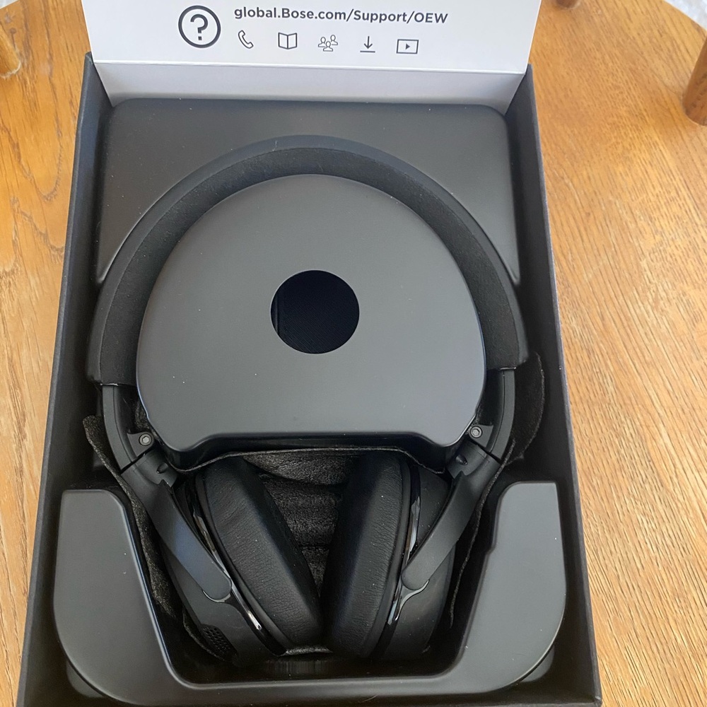 Bose SoundLink 714675-0030 On-Ear OE Bluetooth Wireless Headphones BLK/BLK WW